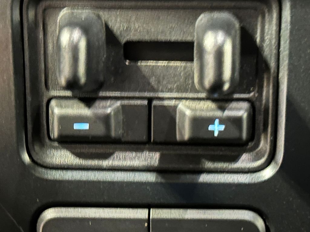 Used 2022 White Ford Lariat image 36