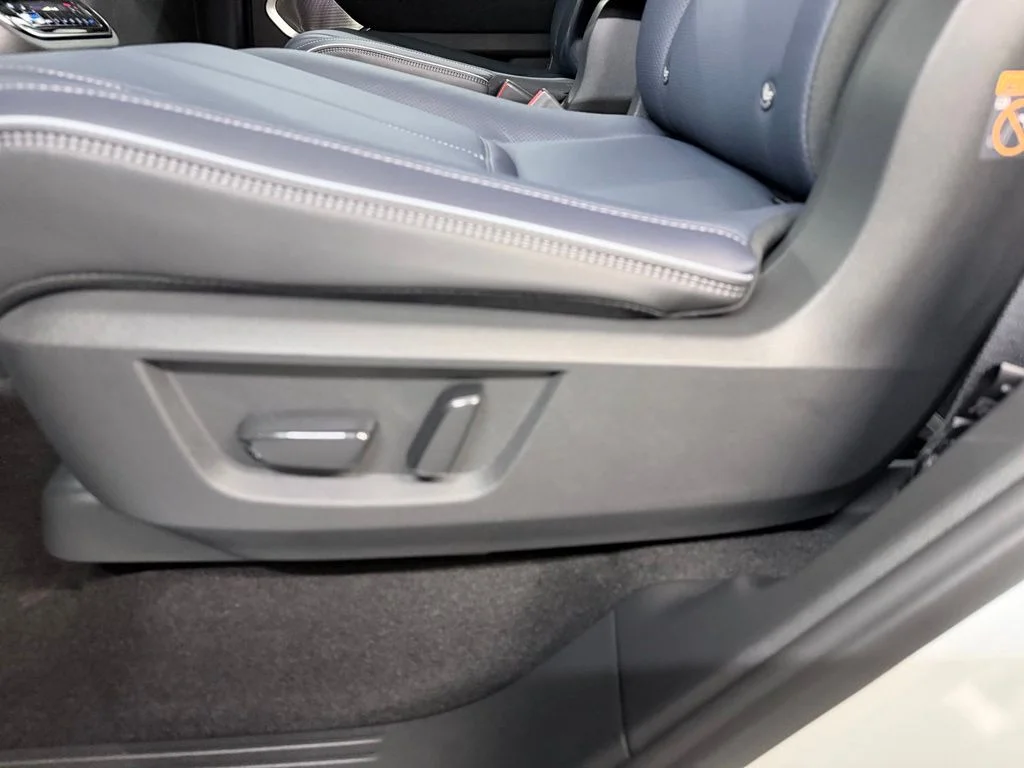 New 2027 RADIANT WHITE INFINITI Sport 4WD image 39