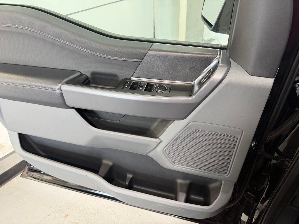 2025 Ford F-150 XLT - Photo 13