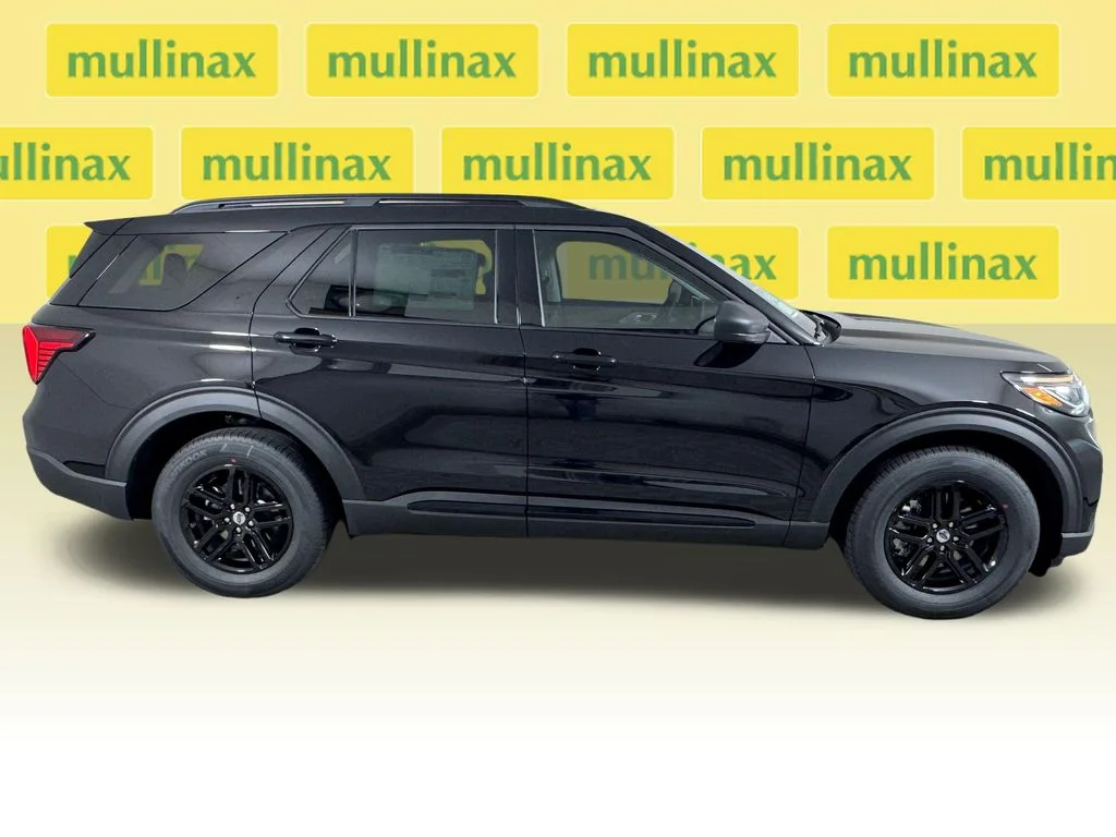 New 2026 Black Ford Active image 22