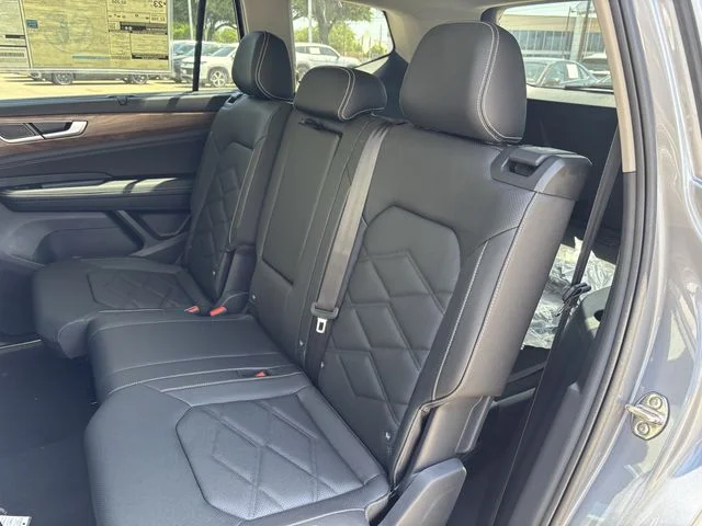 New 2026 Silver Volkswagen 2.0T SE w/Technology image 22