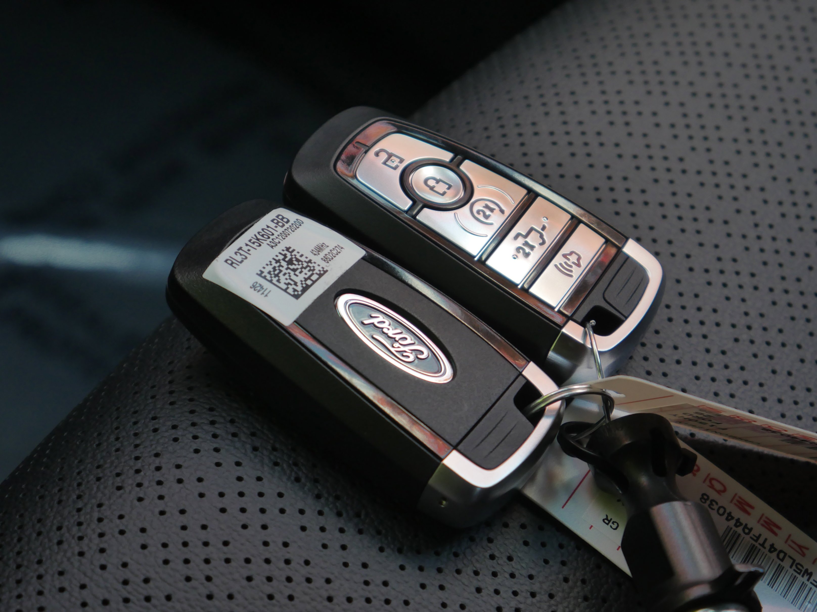 New 2026 Carbonized Gray Metallic Ford Lariat® image 40