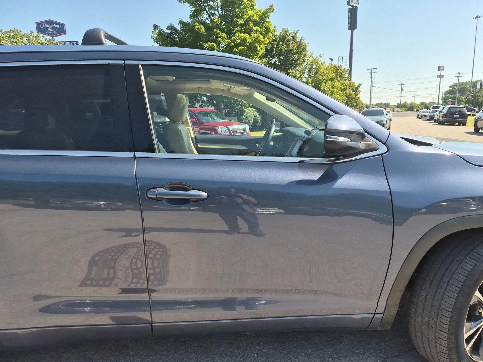 Used 2016 Shoreline Blue Pearl Toyota XLE image 36