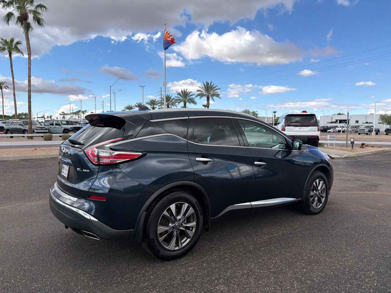 Used 2017 Arctic Blue Metallic Nissan SL image 4