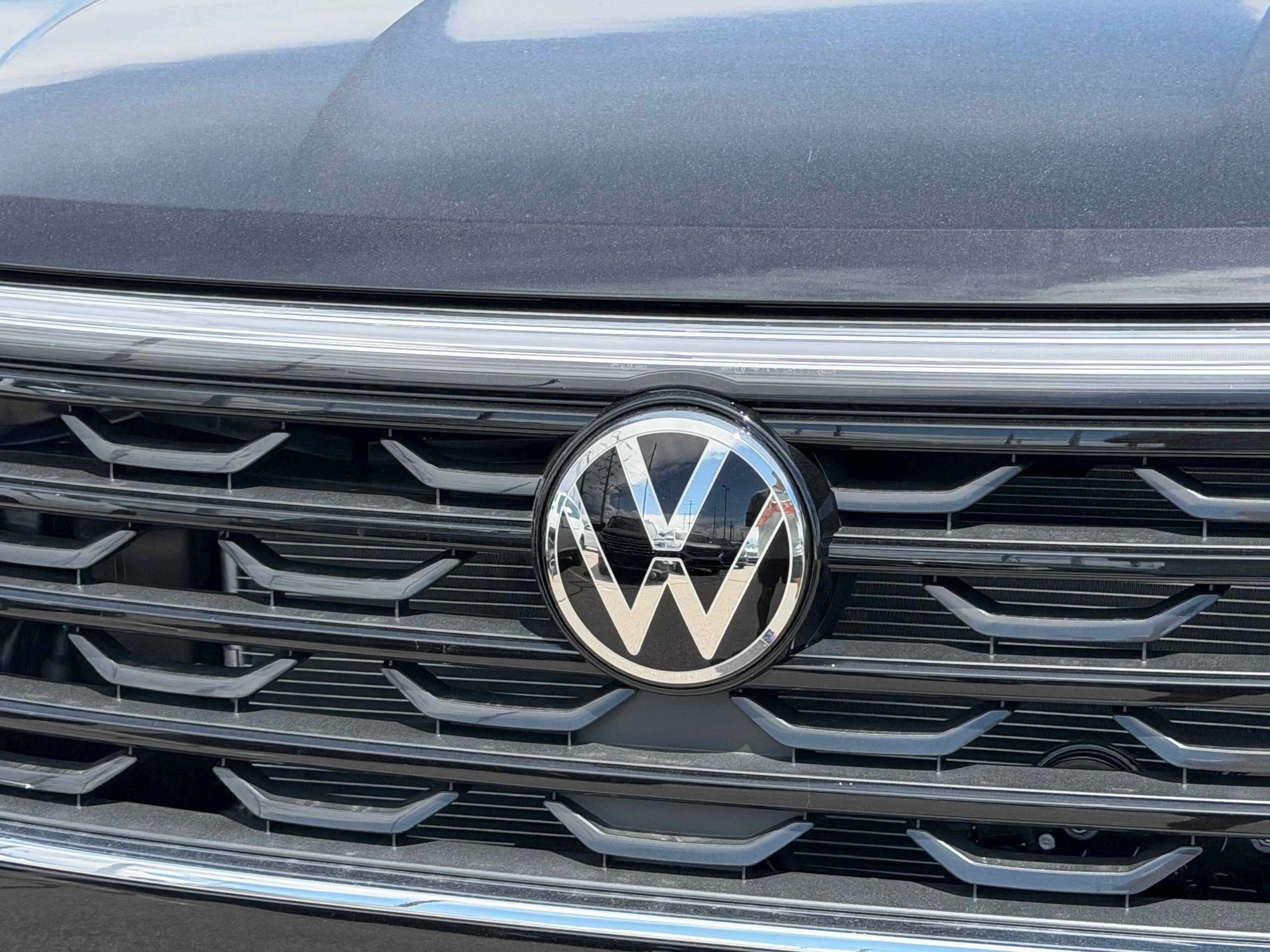 New 2026 Deep Black Volkswagen 2.0T SE w/Technology image 11