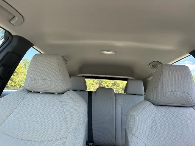 Used 2024  Toyota L image 22
