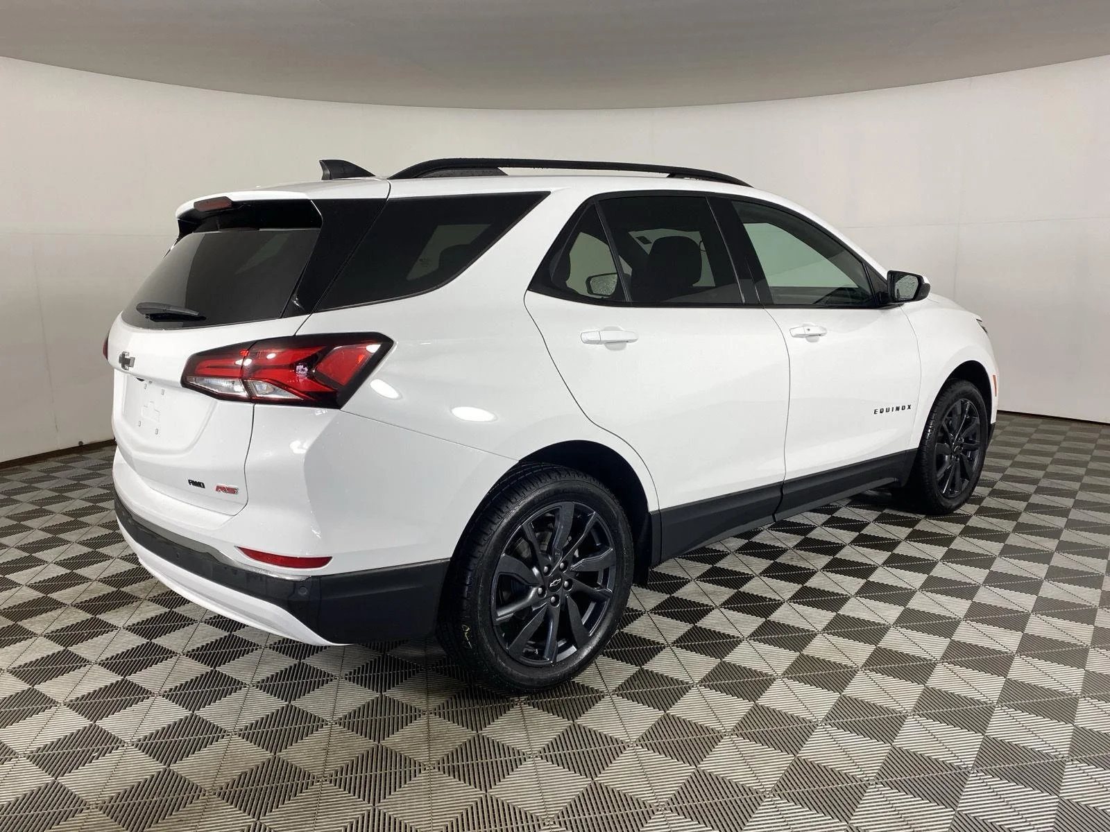Used 2023 Summit White Chevrolet RS image 7