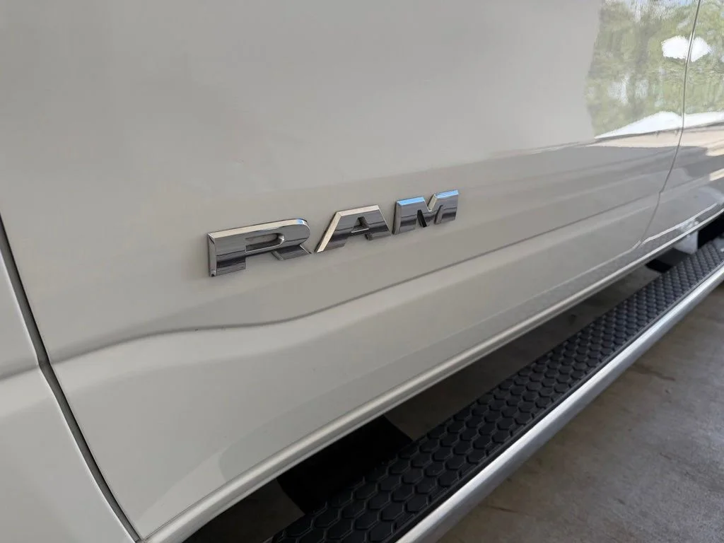 Used 2023 White Ram Big Horn/Lone Star image 16