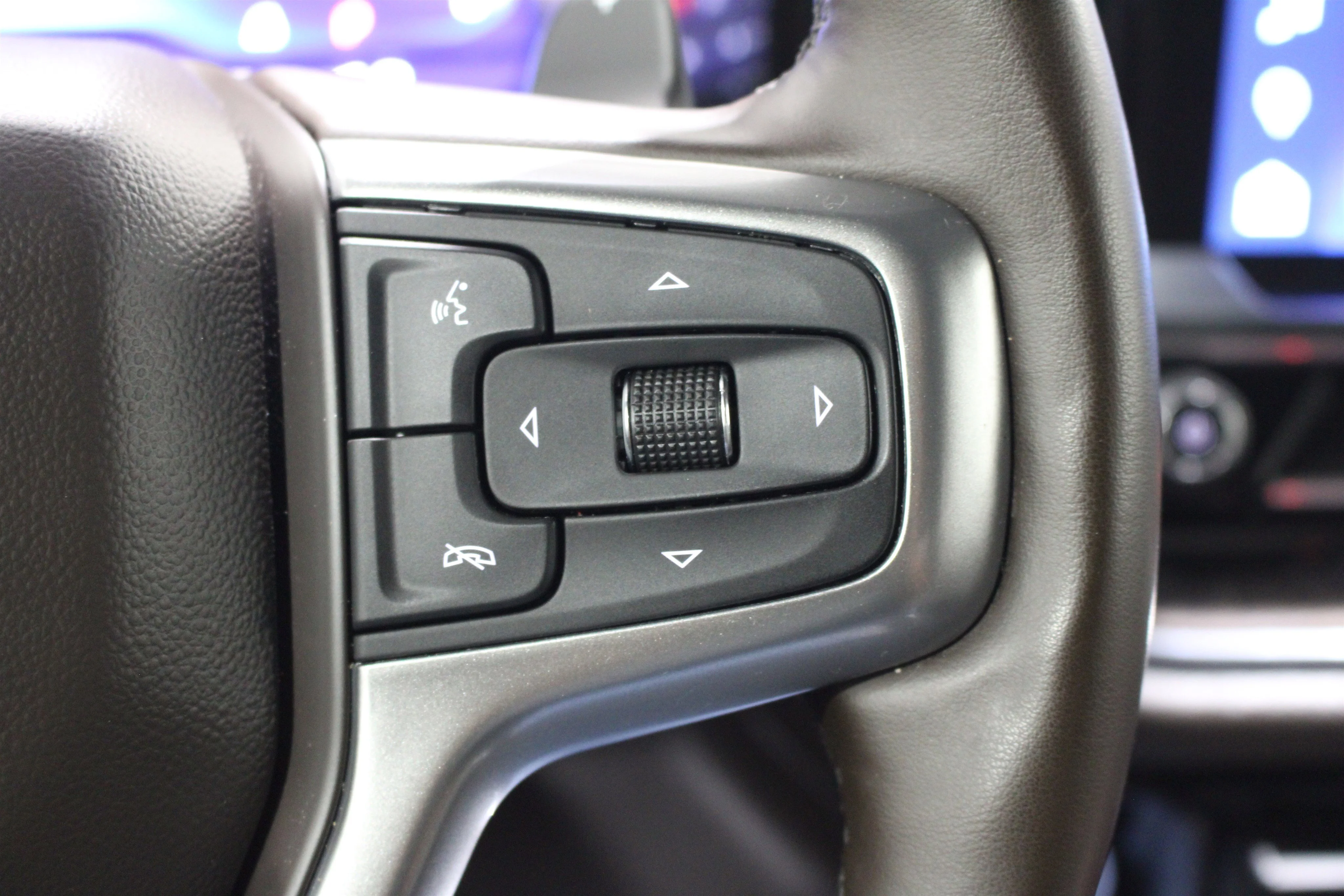 2024 Chevrolet Silverado 1500 LTZ - Photo 13