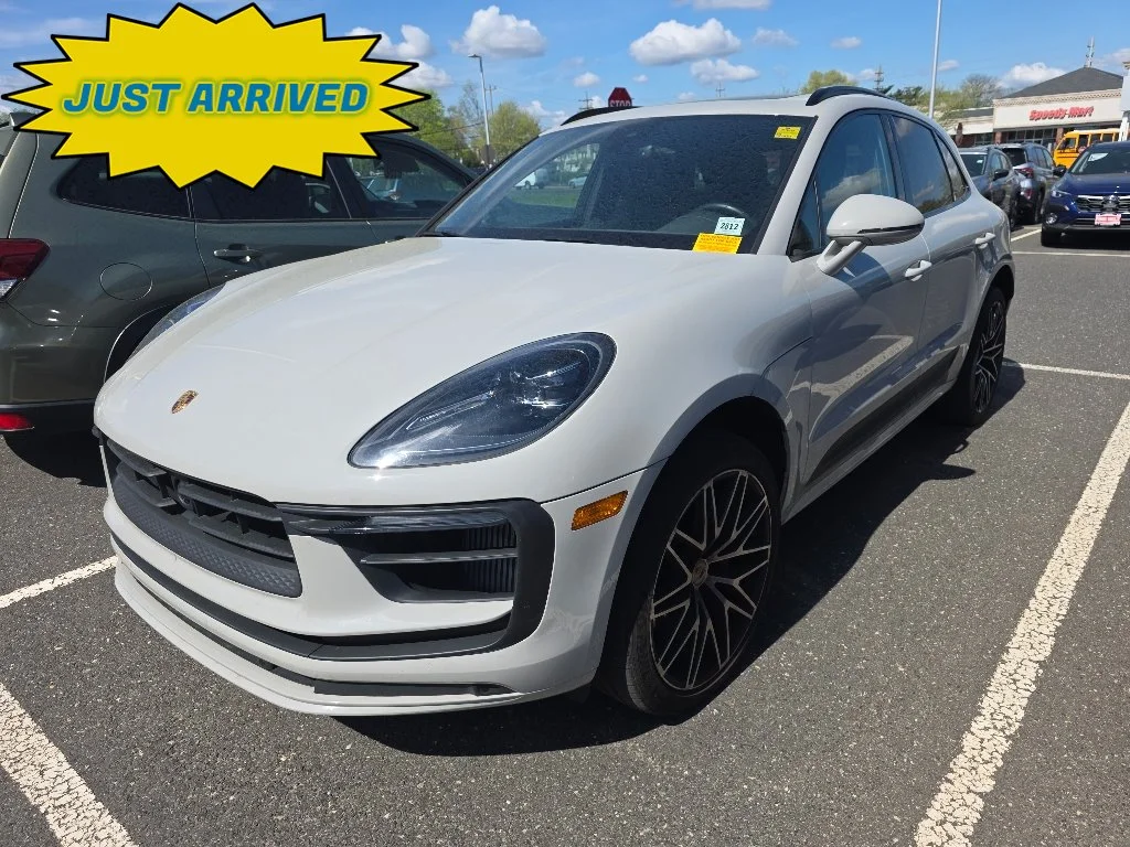 2024 Porsche Macan S's photo