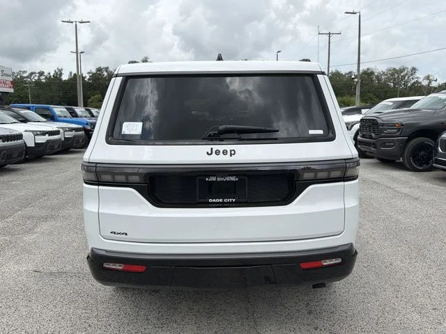 New 2026 Bright White Clear-Coat Exterior Paint Jeep Summit Obsidian image 5