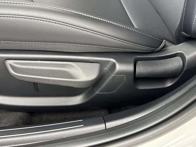 New 2026 Snow White Pearl Kia EX image 12