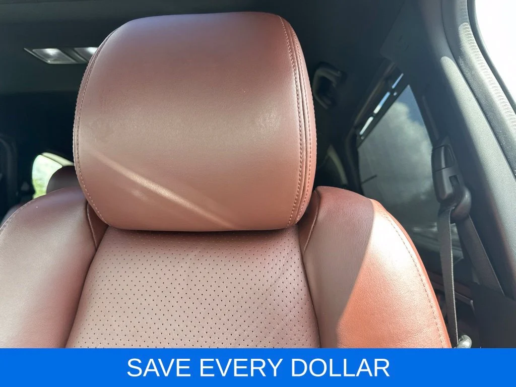 Used 2018 White Mazda Signature image 9