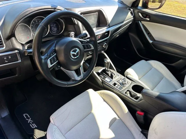 Used 2016 Deep Crystal Blue Mica Mazda Grand Touring image 15