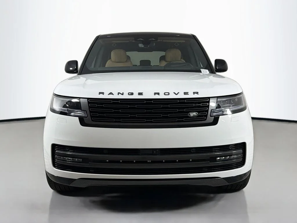 New 2026 Fuji White Land Rover SE image 2