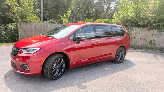 2026 Chrysler Pacifica Select - Photo 22