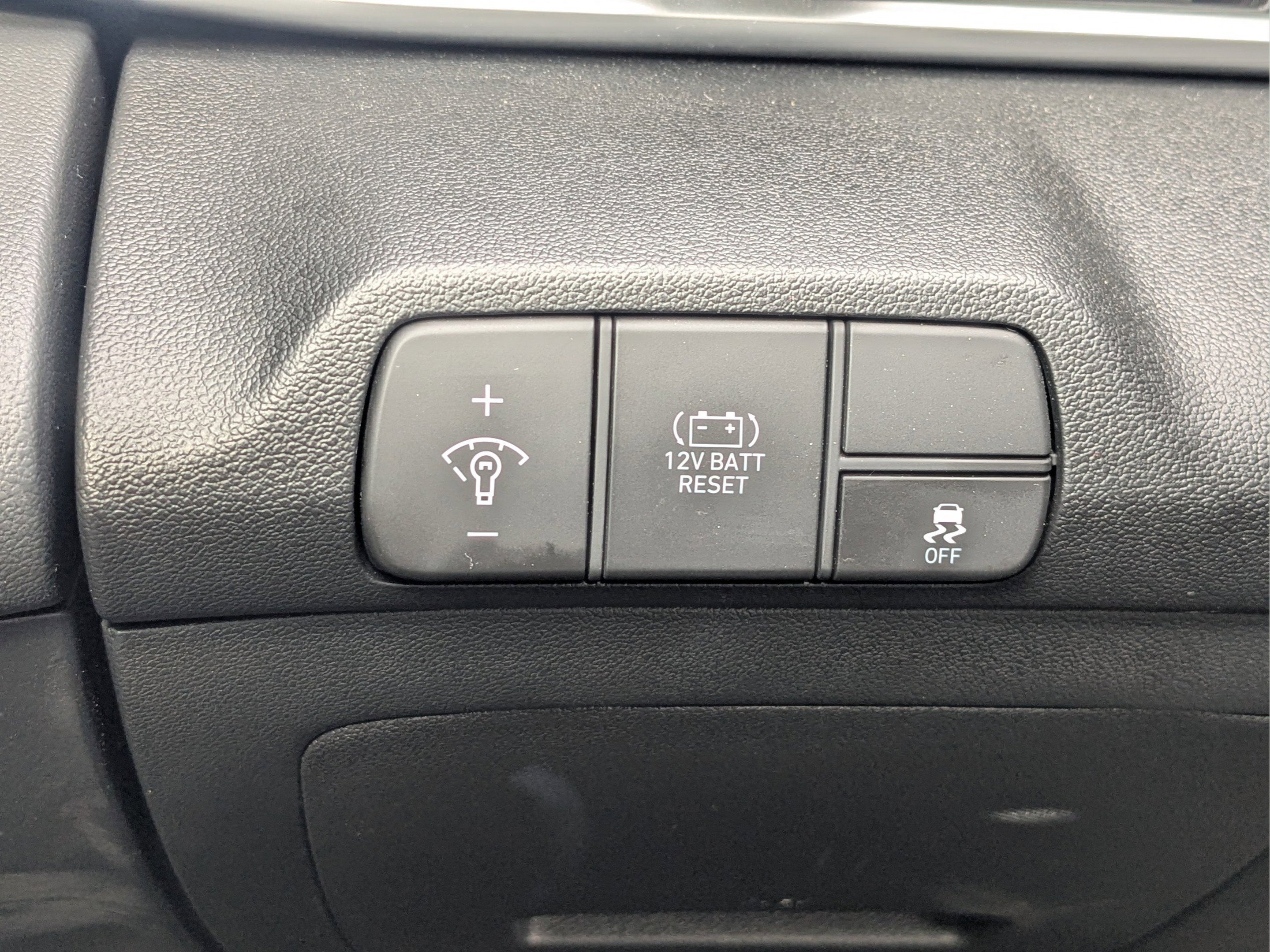 Used 2025 Fluid Metal Hyundai Blue image 20