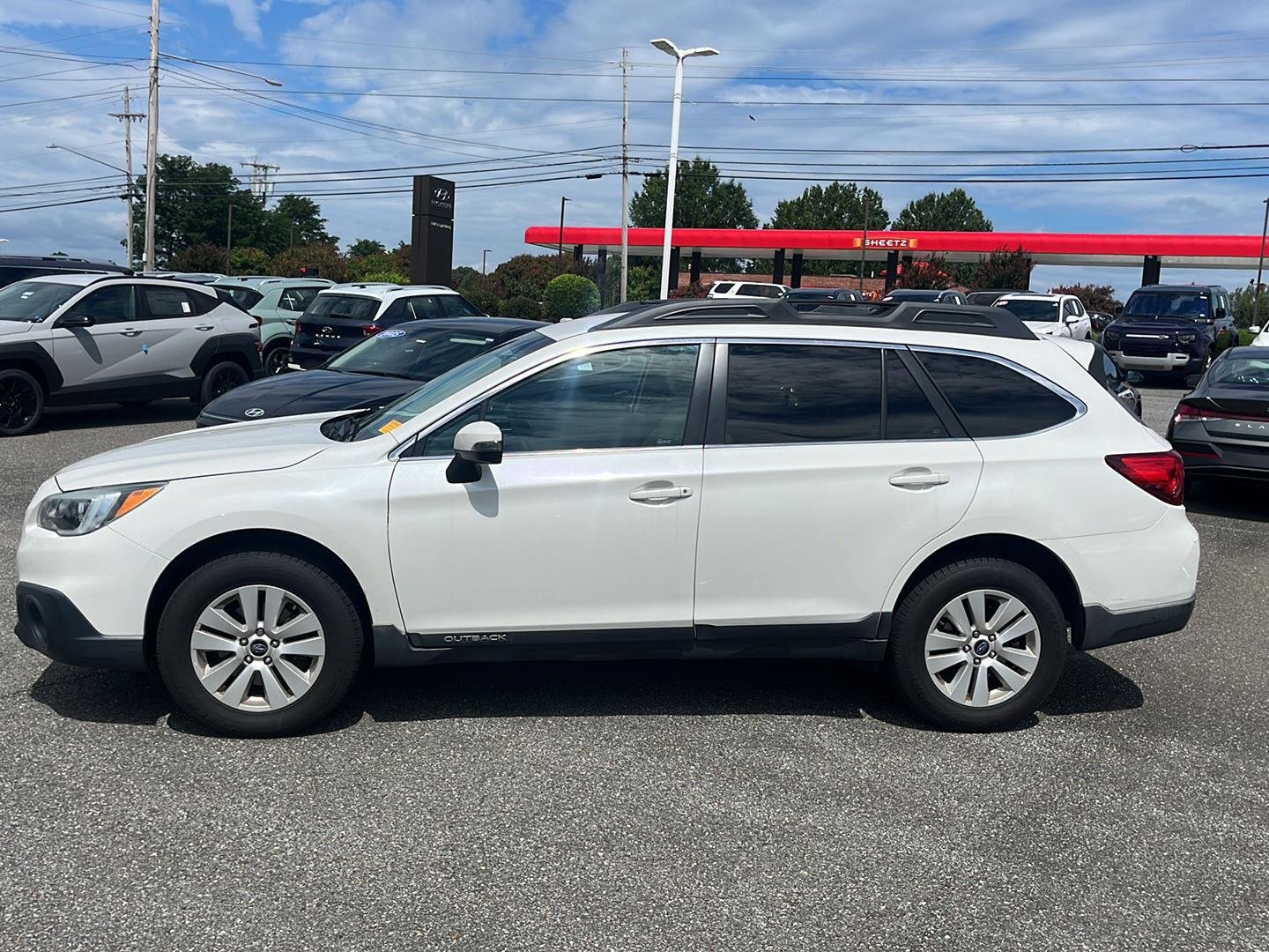 Used 2015 Crystal White Pearl Subaru 2.5i Premium image 4