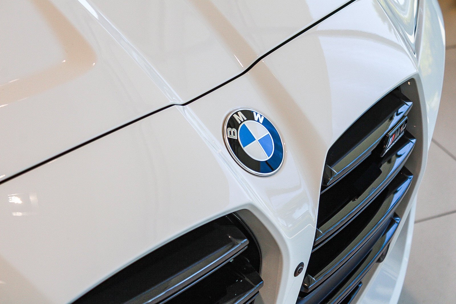 New 2027 Alpine White BMW Competition xDrive image 9