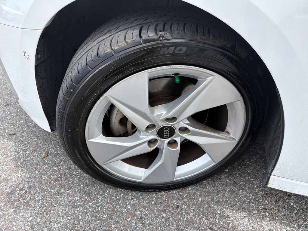 Used 2024  Audi 40 Premium image 37