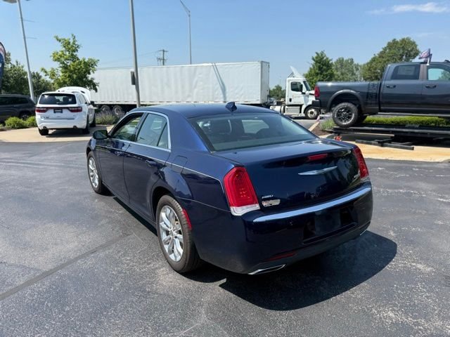 Used 2015 Blue Pearl Chrysler Limited image 3
