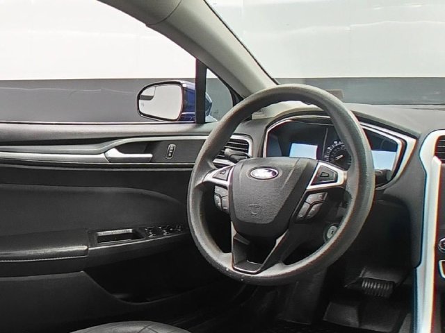 Used 2016 Blue Ford SE image 35