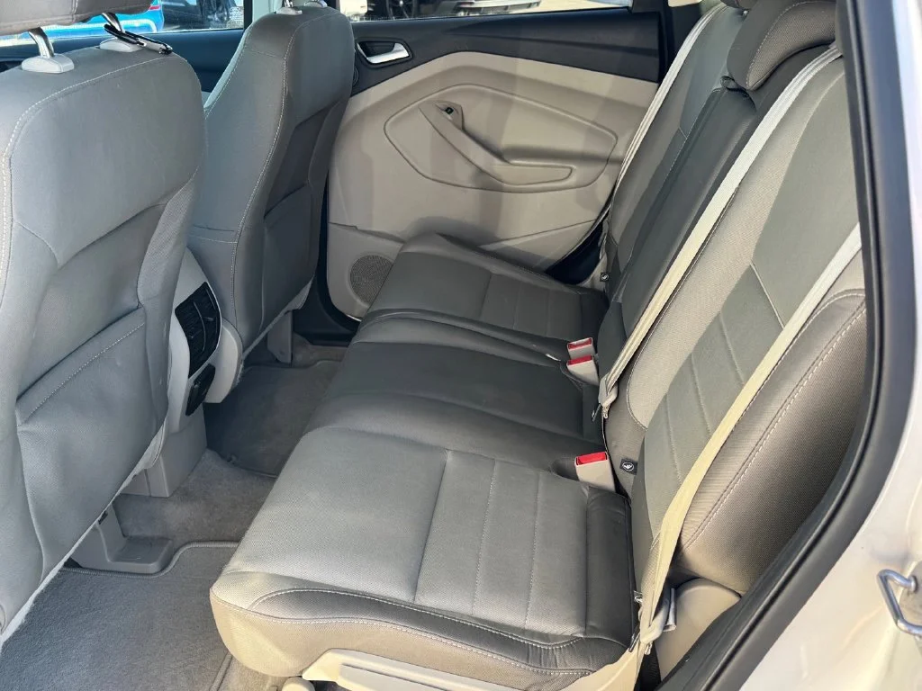 Used 2015 Silver Ford SE image 10