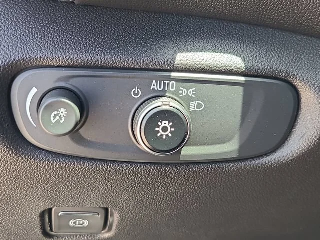 Used 2021 IRON GRAY METALLIC Chevrolet LT image 25