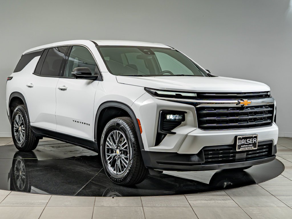 Used 2024 Summit White Chevrolet LS image 3