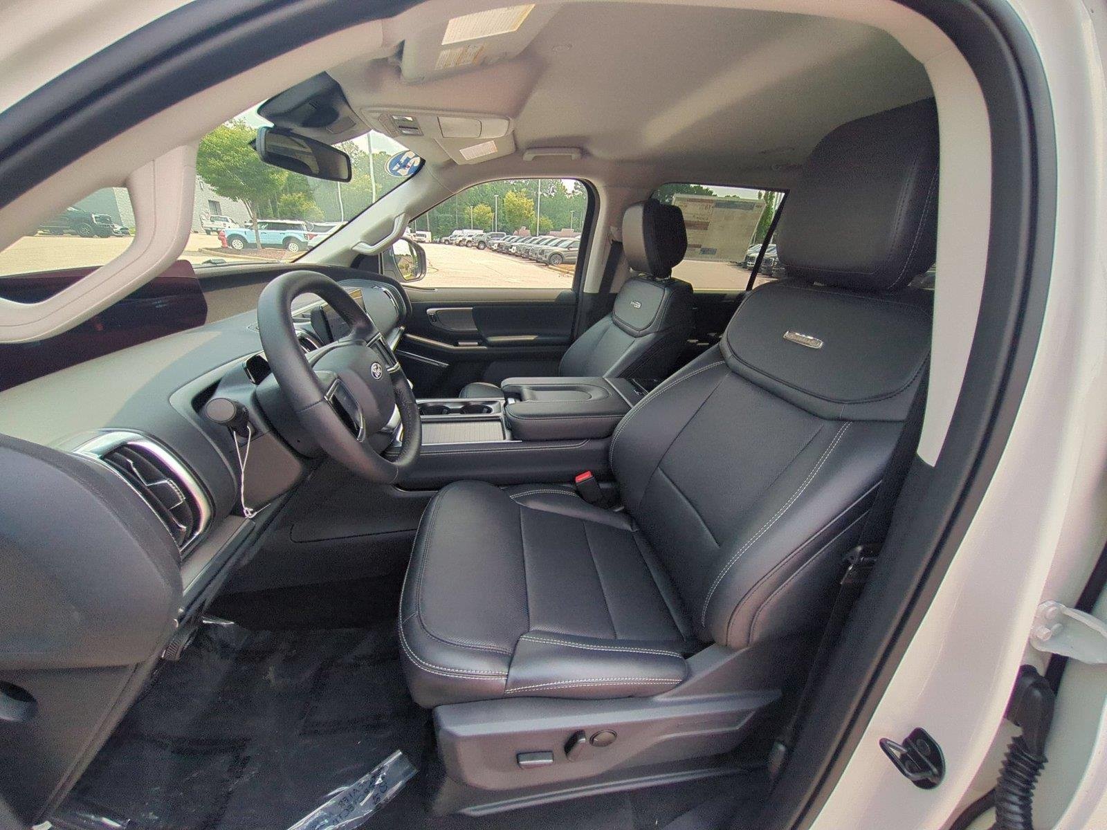 New 2027 Star White Metallic Tri-Coat Ford MAX Platinum image 18