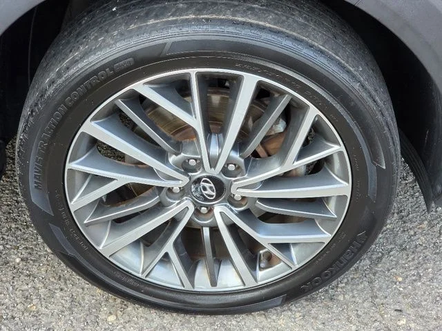 Used 2019 Gray Hyundai SEL image 9