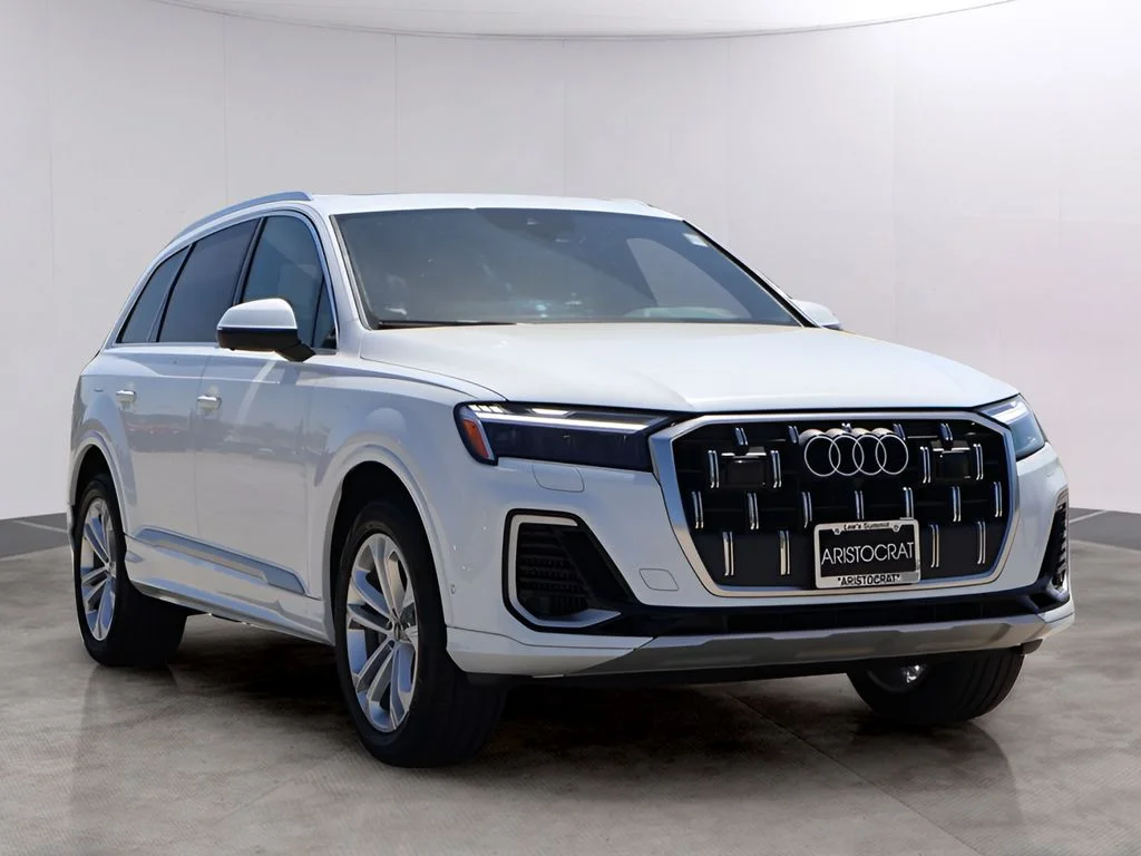 Used 2025  Audi 55 Premium Plus image 3