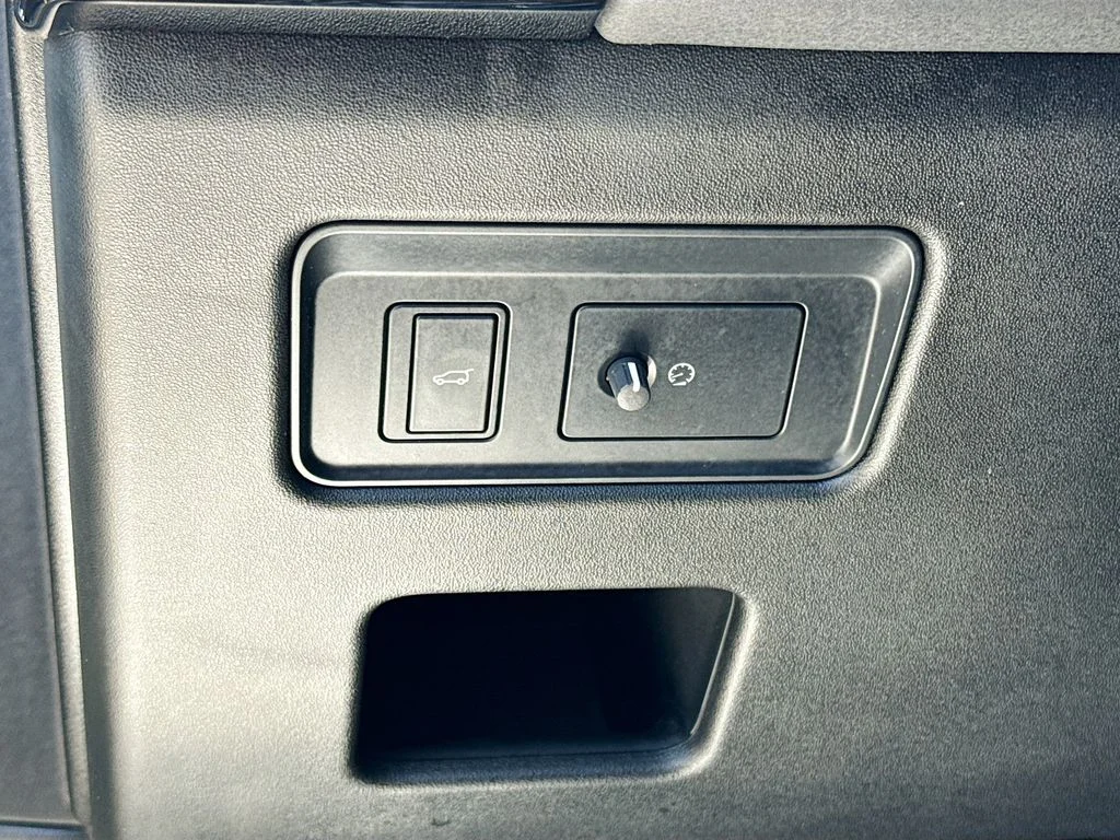 Used 2019 Gray Land Rover HSE image 10