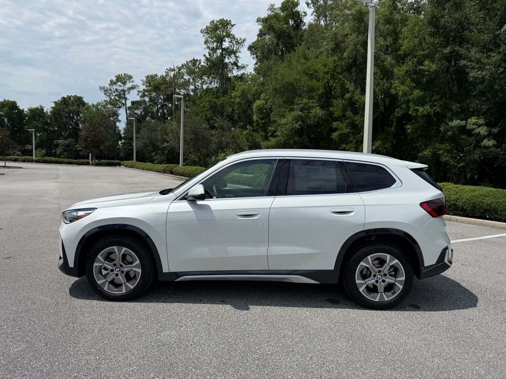 New 2026 White BMW xDrive28i image 2