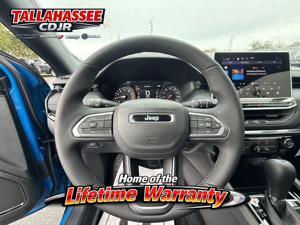 New 2026 Hydro Blue Pearl-Coat Exterior Paint Jeep Latitude image 16