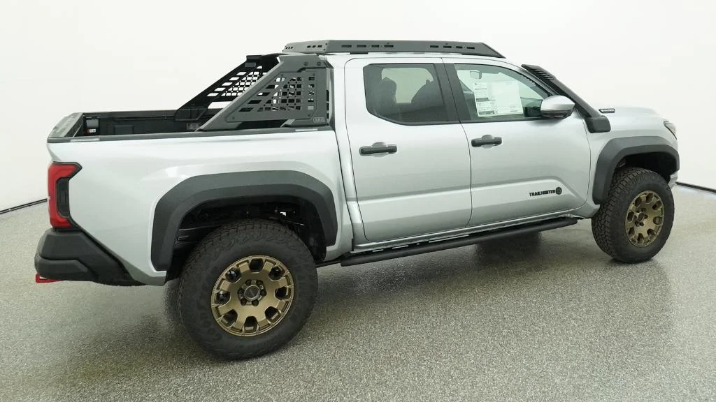 New 2026 Celestial Silver Metallic Toyota Trailhunter image 9