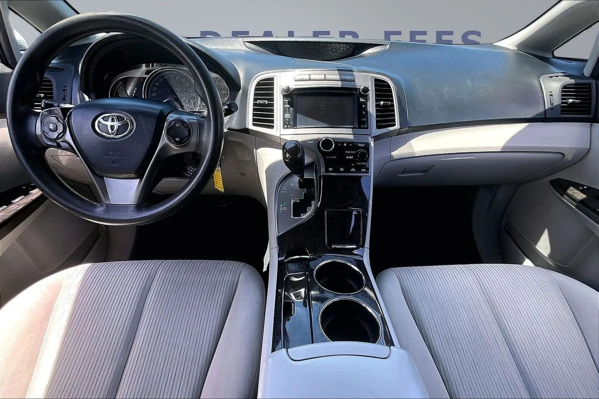 Used 2013 Gray Toyota LE image 7