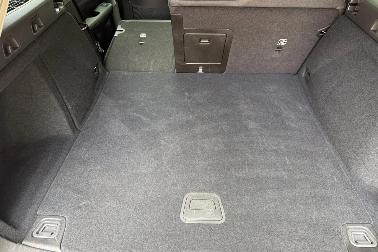 Used 2025 GREY Volvo Plus image 14