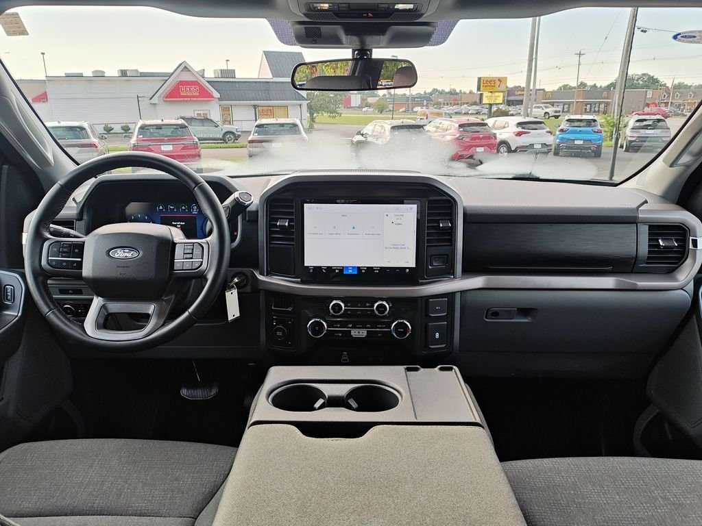 Used 2025 Black Ford XLT image 15