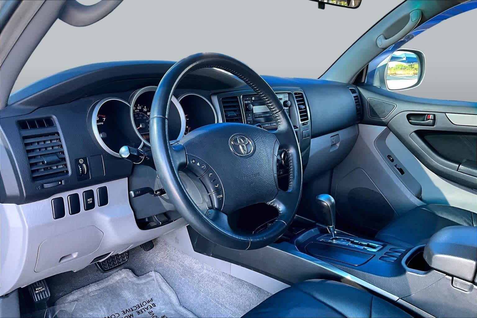 Used 2006 Titanium Metallic Toyota SR5 image 17