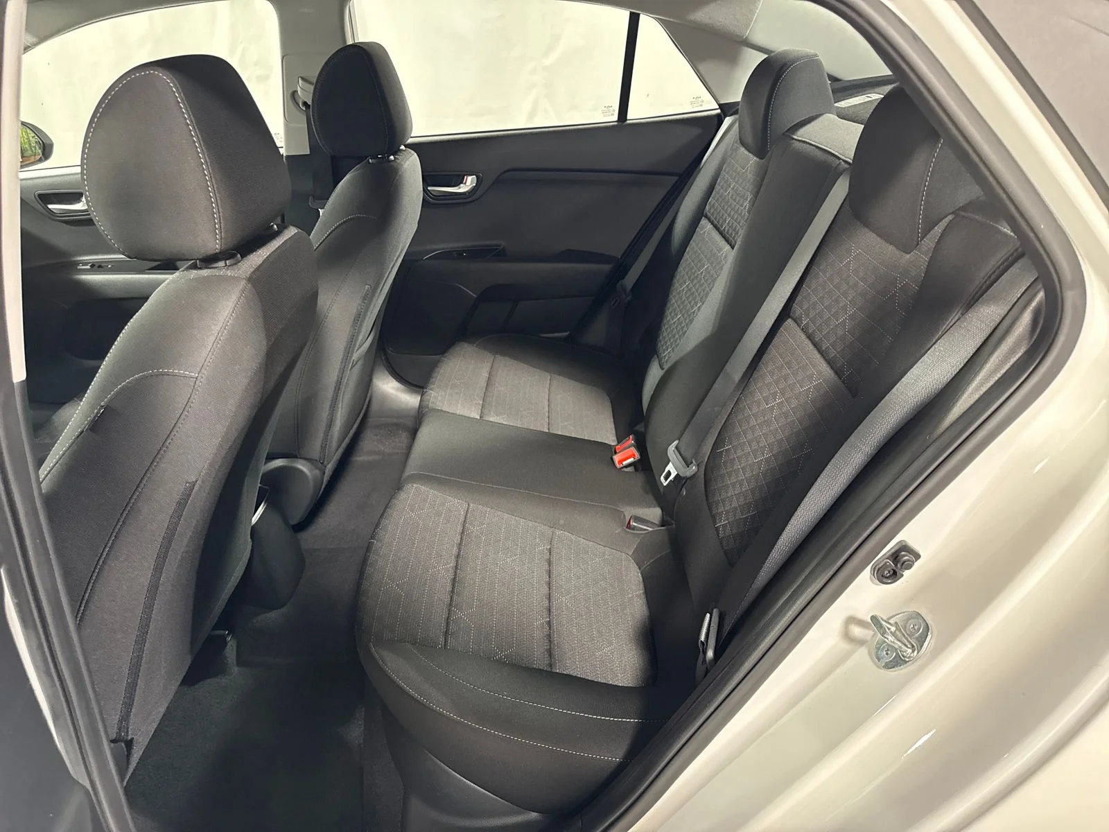 Used 2023 Clear White Kia LX image 5