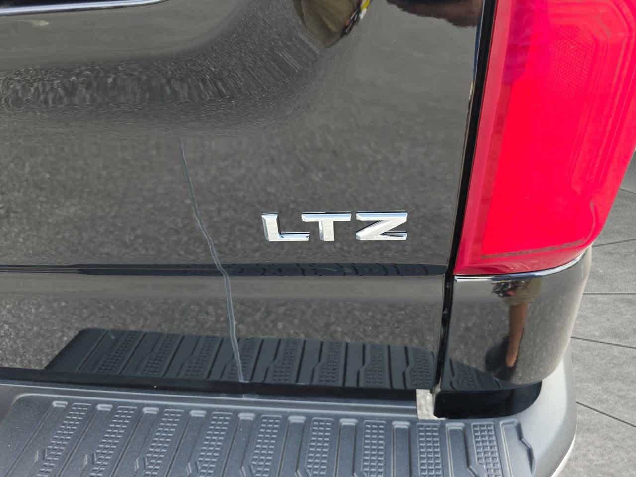2024 Chevrolet Silverado 1500 LTZ - Photo 8