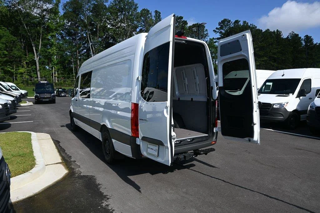 New 2026 Arctic White Mercedes-Benz 2500 High Roof I4 Diesel HO 170 RWD image 24