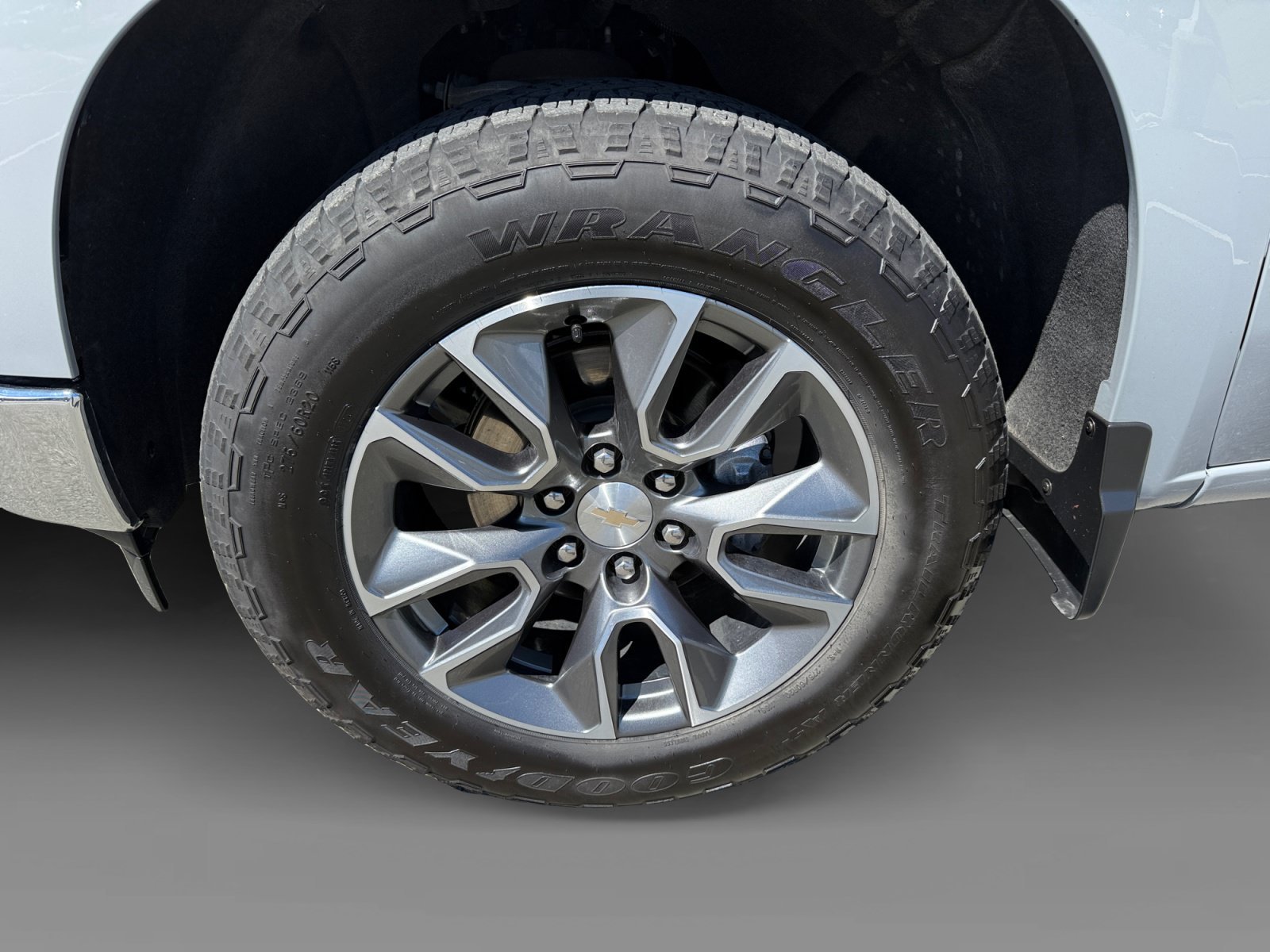 Used 2024 Slate Gray Metallic Chevrolet LT (2FL) image 9