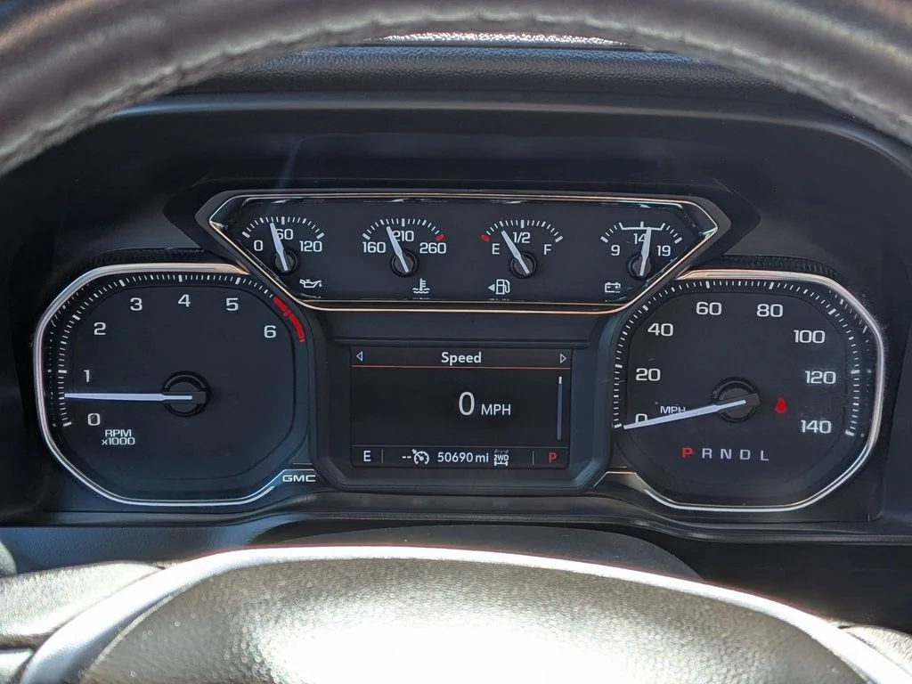 Used 2021 WHITE FROST TRICOAT GMC SLT image 11