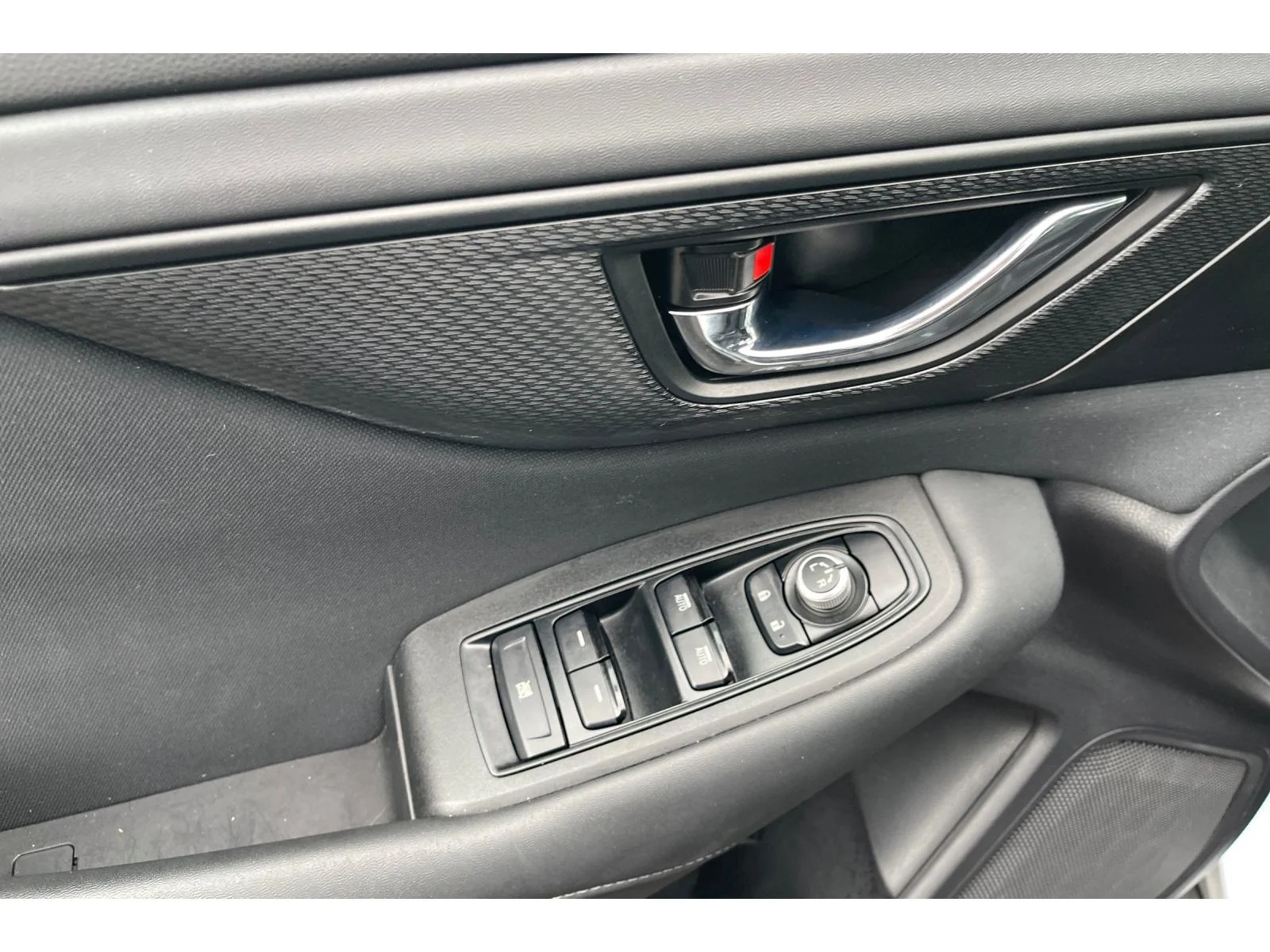 Used 2024 ICE SILVER METALL Subaru Premium image 11