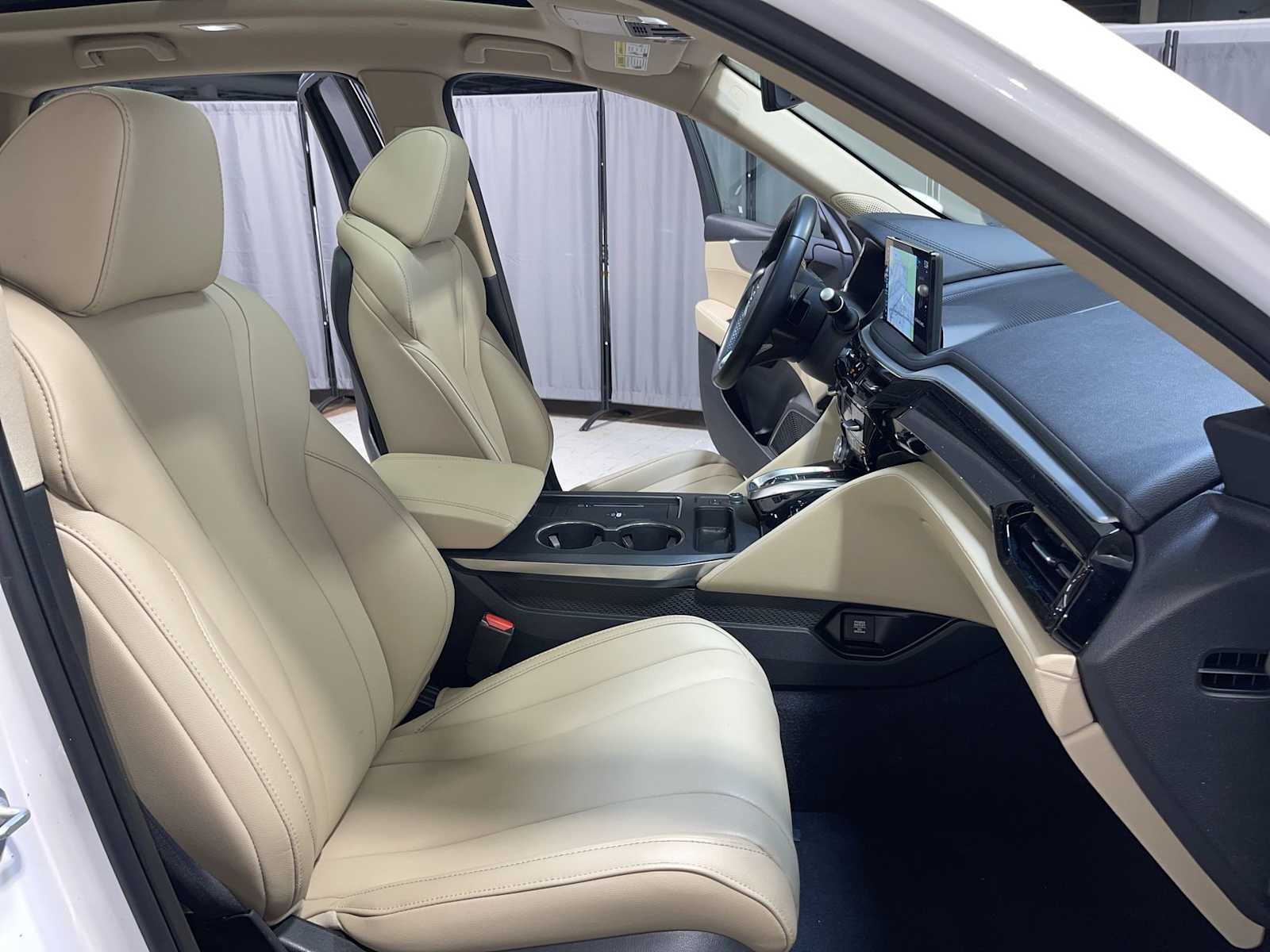 Certified Used 2025 Platinum White Pearl Acura  image 14