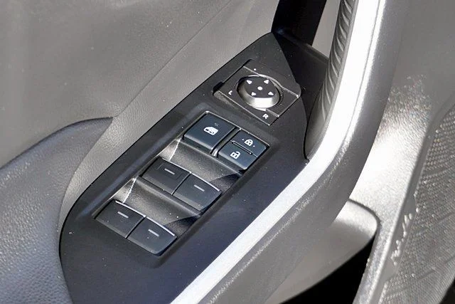 Used 2022 Silver Toyota XLE image 23