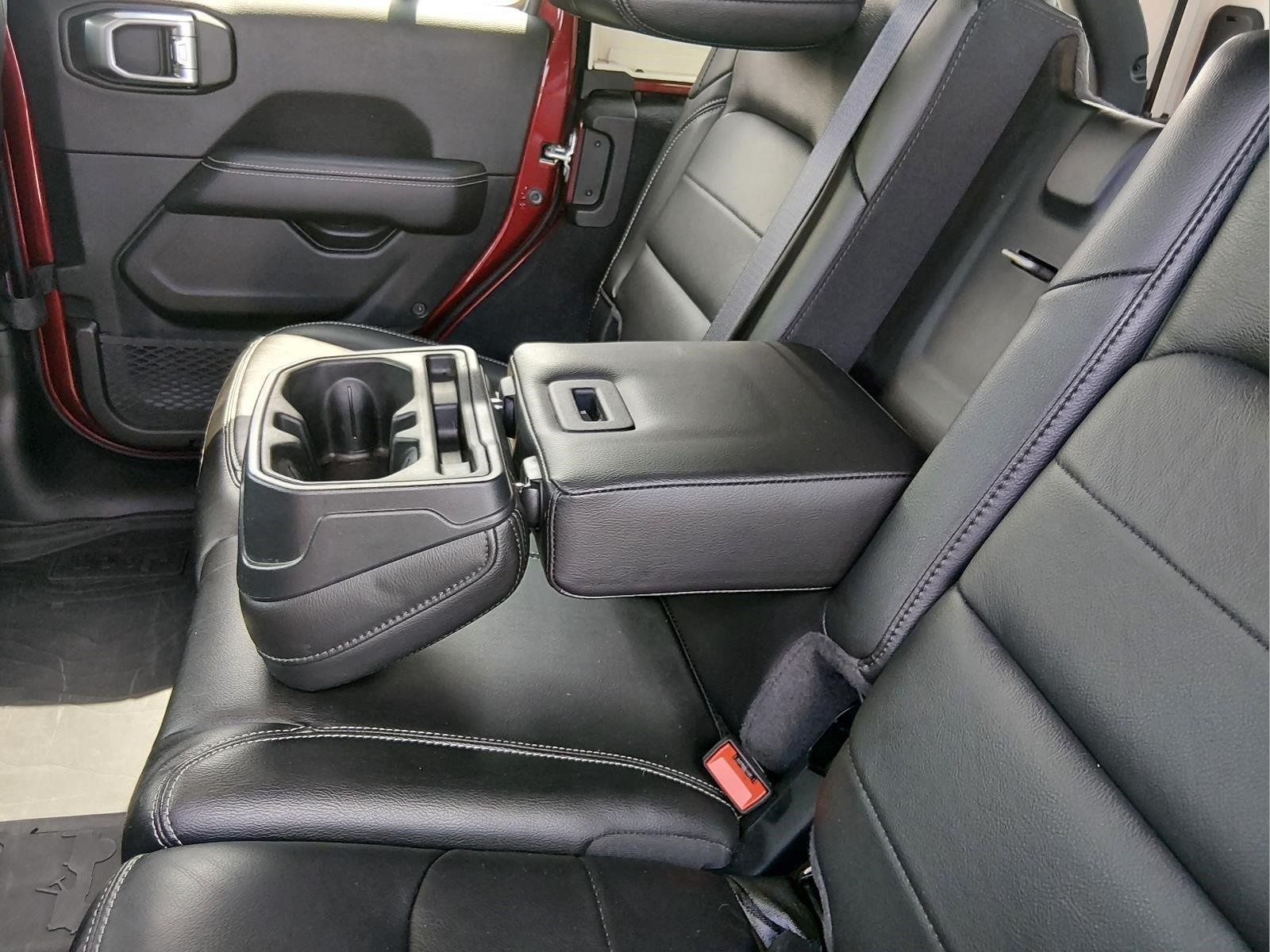 Used 2022 Snazzberry Pearlcoat Jeep Unlimited Sahara image 20