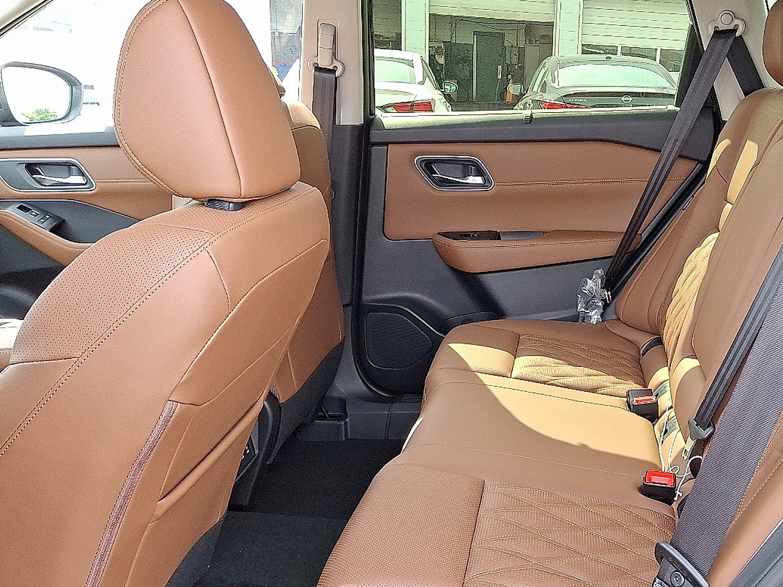 New 2026 Everest White Pearl TriCoat Nissan Platinum image 7